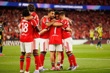 Benfica 'nın oyuncuları SL Benfica ve Fenerbahçe SK (Maciej Rogowski) arasındaki Şampiyonlar Ligi ön eleme maçında Kerem Akturkoglu' dan gol üstüne gol atarken görüldü.)
