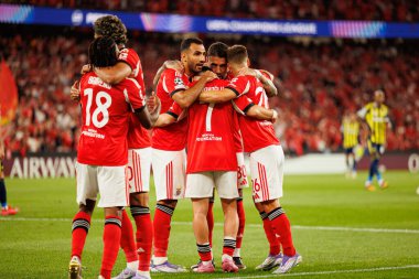 Benfica 'nın oyuncuları SL Benfica ve Fenerbahçe SK (Maciej Rogowski) arasındaki Şampiyonlar Ligi ön eleme maçında Kerem Akturkoglu' dan gol üstüne gol atarken görüldü.)