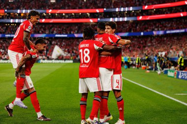 Benfica oyuncuları Şampiyonlar Ligi eleme maçında SL Benfica ve Fenerbahçe SK (Maciej Rogowski)