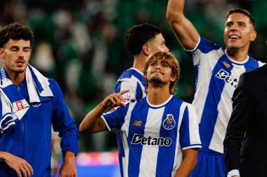 Rodrigo Mora, Liga Portekiz maçında Sporting CP ve FC Porto (Maciej Rogowski / Ball Raw Images) takımları arasında kutlama yaparken görüldü.)