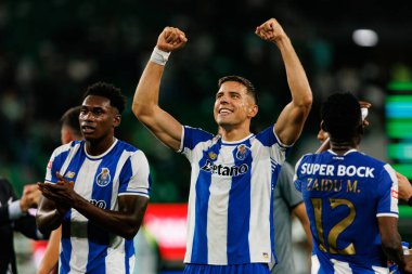 Jan Bednarek, Liga Portekiz maçında Sporting CP ve FC Porto takımları arasında kutlama yaparken görüldü (Maciej Rogowski / Ball Raw Images)