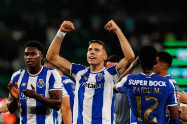 Jan Bednarek, Liga Portekiz maçında Sporting CP ve FC Porto takımları arasında kutlama yaparken görüldü (Maciej Rogowski / Ball Raw Images)