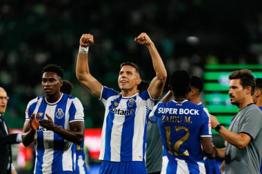 Jan Bednarek, Liga Portekiz maçında Sporting CP ve FC Porto takımları arasında kutlama yaparken görüldü (Maciej Rogowski / Ball Raw Images)