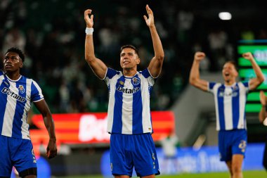 Jan Bednarek, Liga Portekiz maçında Sporting CP ve FC Porto takımları arasında kutlama yaparken görüldü (Maciej Rogowski / Ball Raw Images)