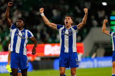 Jan Bednarek, Liga Portekiz maçında Sporting CP ve FC Porto takımları arasında kutlama yaparken görüldü (Maciej Rogowski / Ball Raw Images)