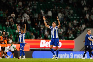 Jan Bednarek, Liga Portekiz maçında Sporting CP ve FC Porto takımları arasında kutlama yaparken görüldü (Maciej Rogowski / Ball Raw Images)