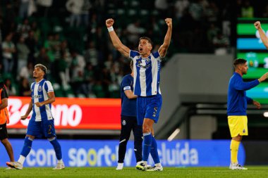 Jan Bednarek, Liga Portekiz maçında Sporting CP ve FC Porto takımları arasında kutlama yaparken görüldü (Maciej Rogowski / Ball Raw Images)