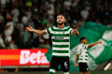 Zeno Debast, Liga Portekiz maçında Sporting CP ve FC Porto takımları arasında kutlama yaparken görüldü (Maciej Rogowski / Ball Raw Images)