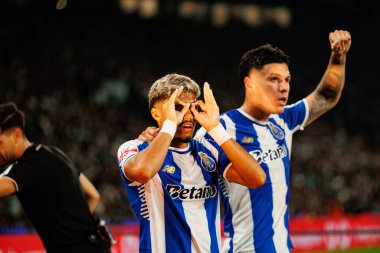 William Gomes ve Nehuen Perez, Liga Portekiz maçında Sporting CP ve FC Porto (Maciej Rogowski / Ball Raw Images) takımları arasında gol üstüne gol atarken görüldü.)