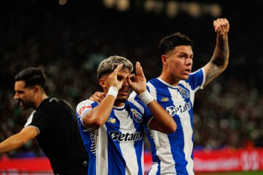 William Gomes ve Nehuen Perez, Liga Portekiz maçında Sporting CP ve FC Porto (Maciej Rogowski / Ball Raw Images) takımları arasında gol üstüne gol atarken görüldü.)