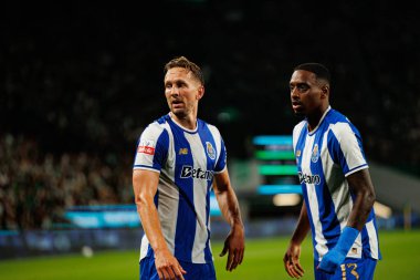 Luuk De Jong ve Pablo Rosario, Liga Portekiz maçında Sporting CP ve FC Porto (Maciej Rogowski / Ball Raw Images) takımları arasında gol üstüne gol atarken görüldü.)