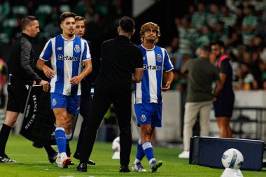 Francesco Farioli ve Rodrigo Mora, Liga Portekiz maçı sırasında Sporting CP ve FC Porto takımları arasında görüldü (Maciej Rogowski / Ball Raw Images)