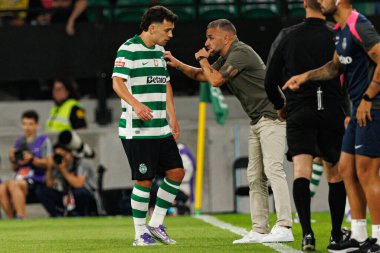 Pedro Goncalves ve Rui Borges, Liga Portekiz maçı sırasında Sporting CP ve FC Porto takımları arasında görüldü (Maciej Rogowski / Ball Raw Images)