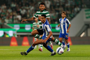 Luis Suarez ve Alberto Costa, Liga Portekiz maçı sırasında Sporting CP ve FC Porto takımları arasında görüldü (Maciej Rogowski / Ball Raw Images)