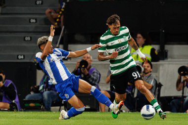 William Gomes ve Ricardo Mangas, Liga Portekiz maçı sırasında Sporting CP ve FC Porto takımları arasında görüldü (Maciej Rogowski / Ball Raw Images)