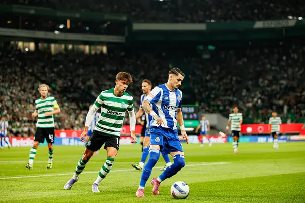 Giorgos Vagiannidis ve Borja Sainz, Liga Portekiz maçı sırasında Sporting CP ve FC Porto takımları arasında görüldü (Maciej Rogowski / Ball Raw Images)