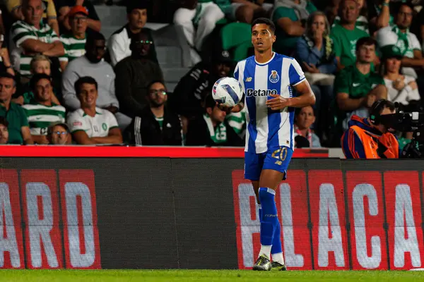 Alberto Costa, Liga Portekiz maçı sırasında Sporting CP ve FC Porto takımları arasında görüldü (Maciej Rogowski / Ball Raw Images)