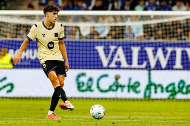 Pau Cubarsi seen during LaLiga EA SPORTS game between teams of Real Oviedo  and FC Barcelona at Carlos Tartiere Stadium (Maciej Rogowski/Ball Raw Images)