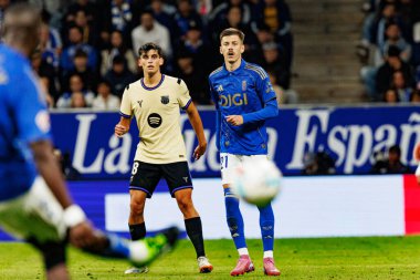 Gerard Martin and Luka Ilic seen during LaLiga EA SPORTS game between teams of Real Oviedo  and FC Barcelona at Carlos Tartiere Stadium (Maciej Rogowski/Ball Raw Images)