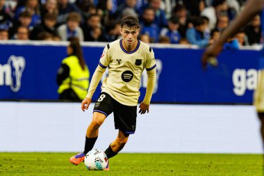 Pedri seen during LaLiga EA SPORTS game between teams of Real Oviedo  and FC Barcelona at Carlos Tartiere Stadium (Maciej Rogowski/Ball Raw Images)