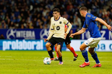 Pedri seen during LaLiga EA SPORTS game between teams of Real Oviedo  and FC Barcelona at Carlos Tartiere Stadium (Maciej Rogowski/Ball Raw Images)