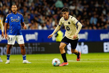 Pedri seen during LaLiga EA SPORTS game between teams of Real Oviedo  and FC Barcelona at Carlos Tartiere Stadium (Maciej Rogowski/Ball Raw Images)