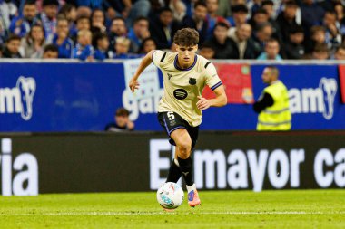 Pau Cubarsi seen during LaLiga EA SPORTS game between teams of Real Oviedo  and FC Barcelona at Carlos Tartiere Stadium (Maciej Rogowski/Ball Raw Images)
