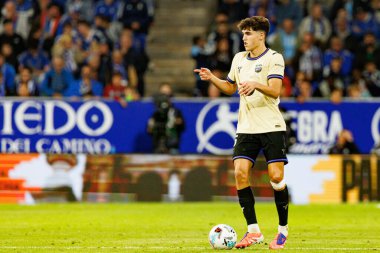 Pau Cubarsi seen during LaLiga EA SPORTS game between teams of Real Oviedo  and FC Barcelona at Carlos Tartiere Stadium (Maciej Rogowski/Ball Raw Images)