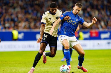Marcus Rashford and Leander Dendoncker seen during LaLiga EA SPORTS game between teams of Real Oviedo  and FC Barcelona at Carlos Tartiere Stadium (Maciej Rogowski/Ball Raw Images)