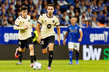Pedri and Eric Garcia seen during LaLiga EA SPORTS game between teams of Real Oviedo  and FC Barcelona at Carlos Tartiere Stadium (Maciej Rogowski/Ball Raw Images)