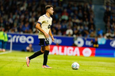 Marc Casado seen during LaLiga EA SPORTS game between teams of Real Oviedo  and FC Barcelona at Carlos Tartiere Stadium (Maciej Rogowski/Ball Raw Images)