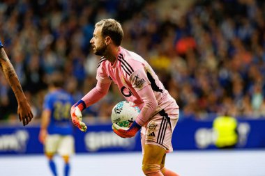 Aaron Escandell seen during LaLiga EA SPORTS game between teams of Real Oviedo  and FC Barcelona at Carlos Tartiere Stadium (Maciej Rogowski/Ball Raw Images)