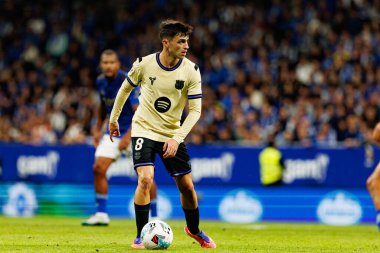 Pedri seen during LaLiga EA SPORTS game between teams of Real Oviedo  and FC Barcelona at Carlos Tartiere Stadium (Maciej Rogowski/Ball Raw Images)