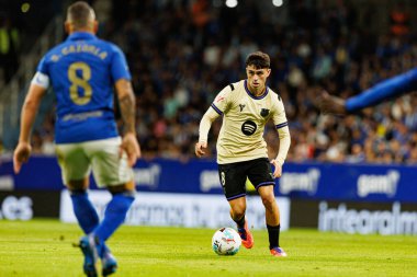 Pedri seen during LaLiga EA SPORTS game between teams of Real Oviedo  and FC Barcelona at Carlos Tartiere Stadium (Maciej Rogowski/Ball Raw Images)