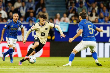 Pedri seen during LaLiga EA SPORTS game between teams of Real Oviedo  and FC Barcelona at Carlos Tartiere Stadium (Maciej Rogowski/Ball Raw Images)