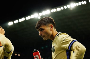 Pedri seen during LaLiga EA SPORTS game between teams of Real Oviedo  and FC Barcelona at Carlos Tartiere Stadium (Maciej Rogowski/Ball Raw Images)