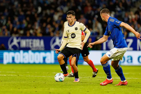 Pedri seen during LaLiga EA SPORTS game between teams of Real Oviedo  and FC Barcelona at Carlos Tartiere Stadium (Maciej Rogowski/Ball Raw Images)