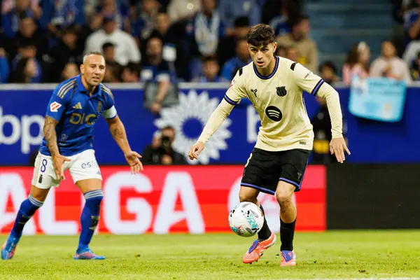 Pedri seen during LaLiga EA SPORTS game between teams of Real Oviedo  and FC Barcelona at Carlos Tartiere Stadium (Maciej Rogowski/Ball Raw Images)