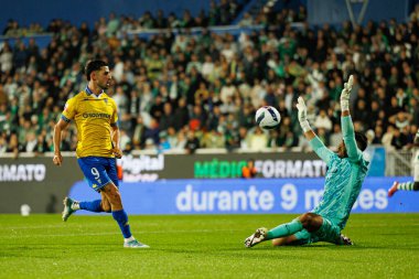 Alejandro Marques and Rui Silva seen during Liga Portugal game between teams of GD Estoril Praia and Sporting CP at Estadio Antonio Coimbra da Mota (Maciej Rogowski/Ball Raw Images) 