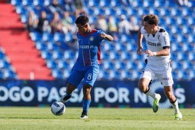 Alexsandro Amorim and Miguel Nogueira  seen during Liga Portugal game between teams of FC Alverca and  Vitoria SC (Maciej Rogowski/Ball Raw Images)