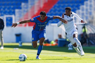 Nabil Touaizi and Noah Saviolo  seen during Liga Portugal game between teams of FC Alverca and  Vitoria SC (Maciej Rogowski/Ball Raw Images)