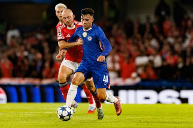 Fredrik Aursnes and Facundo Buonanotte seen during Champions League league phase game between Chelsea FC and  SL Benfica (Maciej Rogowski/ Ball Raw Images)