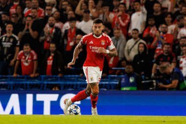 Nicolas Otamendi seen during Champions League league phase game between Chelsea FC and  SL Benfica (Maciej Rogowski/ Ball Raw Images)