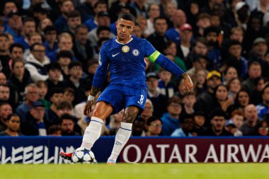 Enzo Fernandez seen during Champions League league phase game between Chelsea FC and  SL Benfica (Maciej Rogowski/ Ball Raw Images)