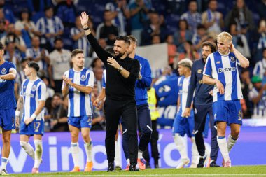 Francesco Farioli seen during Liga Portugal game between teams of FC Porto and SL Benfica at Estadio do Dragao (Maciej Rogowski/Ball Raw Images)