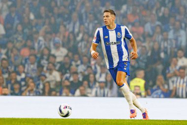 Jan Bednarek seen during Liga Portugal game between teams of FC Porto and SL Benfica at Estadio do Dragao (Maciej Rogowski/Ball Raw Images)