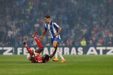 Dodi Lukebakio and Francisco Moura seen during Liga Portugal game between teams of FC Porto and SL Benfica at Estadio do Dragao (Maciej Rogowski/Ball Raw Images)