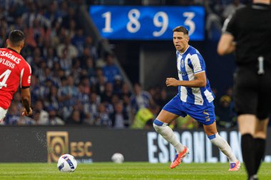 Jan Bednarek seen during Liga Portugal game between teams of FC Porto and SL Benfica at Estadio do Dragao (Maciej Rogowski/Ball Raw Images)