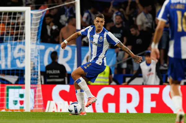 Jakub Kiwior seen during Liga Portugal game between teams of FC Porto and SL Benfica at Estadio do Dragao (Maciej Rogowski/Ball Raw Images)