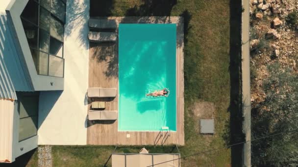 Denne Video Ser Luftfoto Luksuriøs Pool Villa Kameraet Højt Oppe – Stock-video